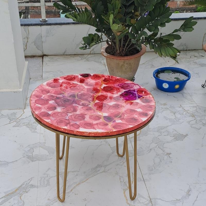Handcrafted Floral Resin Coffee Table – Modern Round Decorative Side Table for Garden & Balcony